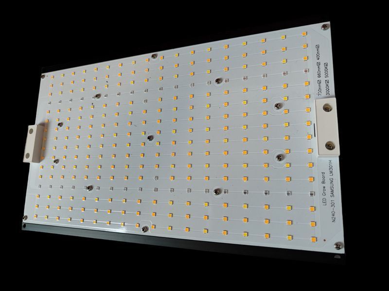 Quantum Board(V3) на радіаторі LM301H QB(V3)/301 фото